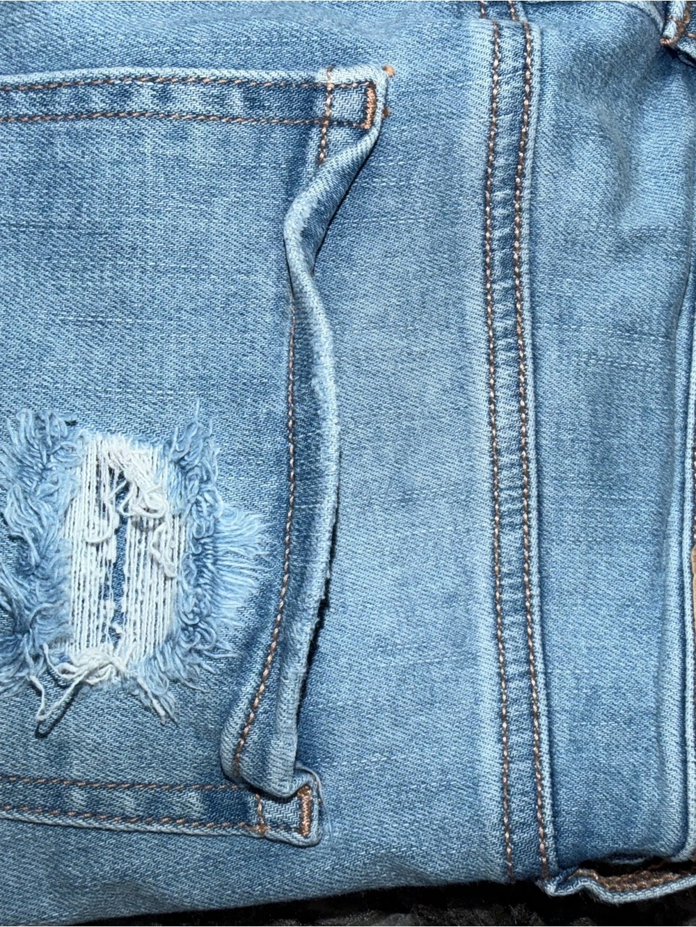 AE Real Good Upcycled Next Level Ripped High-Waisted Jegging. Size: 6 Long. - Picture 6 of 12